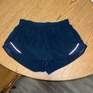 Lululemon Hotty Hot LR 2.5” Short